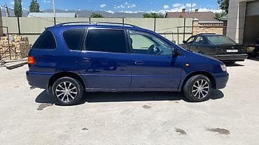 байд машина: Toyota Picnic: 2000 г., 2 л, Кол менен иштөөчү, Бензин, Вэн/Минивэн — 3