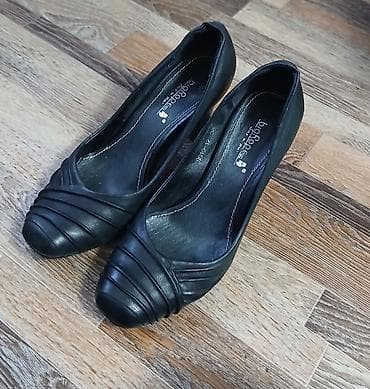 Классические женские туфли-лодочки. - Цвет: черный - Материал