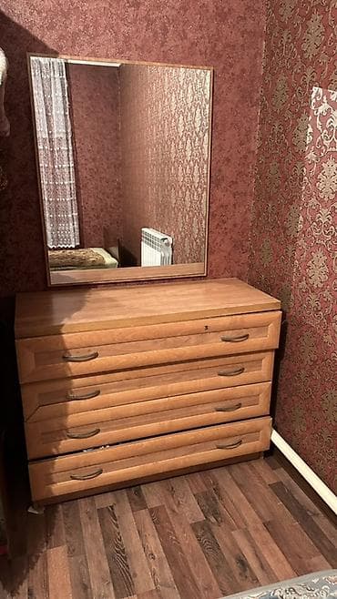 комод с зеркалом в спальню: Комод для одежды, С зеркалом, Дерево, цвет - Коричневый — 1