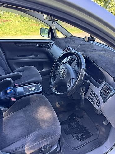 сктер: Toyota Ipsum: 2002 г., 2.4 л, Автомат, Бензин, Вэн/Минивэн — 7