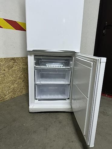 холодильники на дордое: Холодильник Indesit, Б/у, Двухкамерный, De frost (капельный), 60 * 185 * 60 — 2