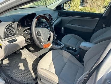 elentra: Hyundai Elantra: 2017 г., Седан — 7