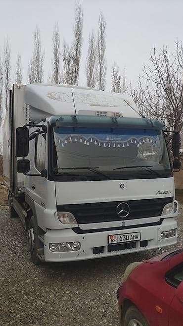 Жүк ташуучу унаа, Mercedes-Benz — 1