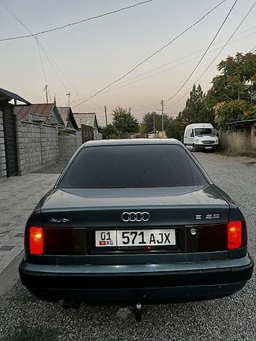 Audi 100: 1993 г., 2.6 л, Механика, Бензин, Седан