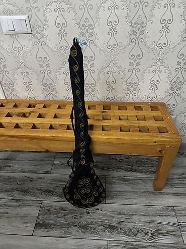 Струнный музыкальный инструмент комуз в национальном стиле, Корпус
