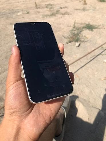 IPhone 12, белый цвет Только ОБМЕН. - Экран 6.1", OLED Super Retina — 3