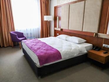 суточный дом в бишкеке: 1 бөлмө, Душ кабинасы, Жаздык, жууркан-төшөк каптары, Кондиционер — 4