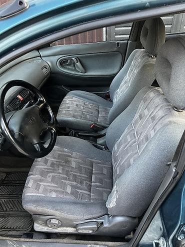 привазной матор 1: Mazda : 1993 г., 2 л, Механика, Бензин, Хэтчбэк — 2