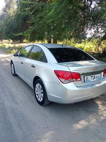 спарк капот: Chevrolet Cruze: 2011 г., 1.6 л, Механика, Седан — 4