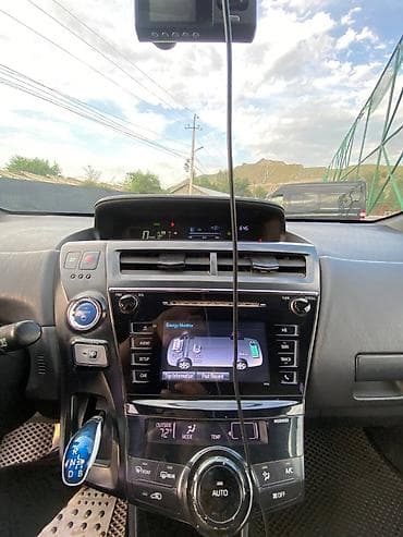 genesis авто: Toyota Prius V: 2015 г., 1.8 л, Автомат, Гибрид, Универсал — 6