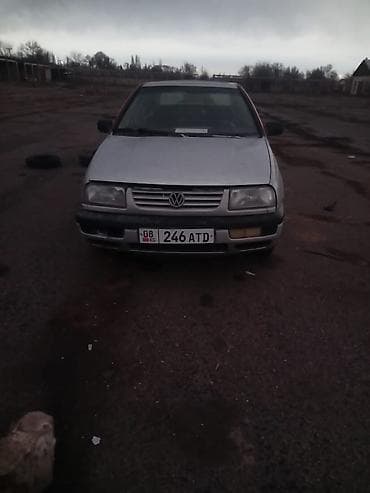 для такси авто: Volkswagen Vento: 1994 г., Механика, Бензин, Седан — 1
