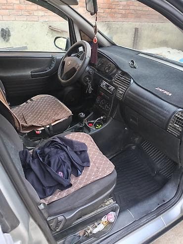 Opel Zafira: 1999 г., 1.8 л, Механика, Бензин, Минивэн