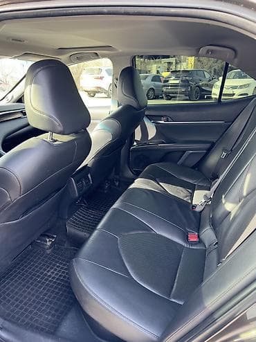 машину тайота: Toyota Camry: 2018 г., 2.5 л, Автомат, Гибрид, Седан — 9