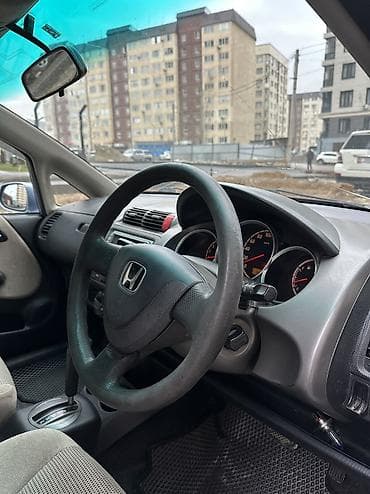 step vagon: Honda Fit: 2003 г., 1.5 л, Автомат, Бензин, Хэтчбэк — 4