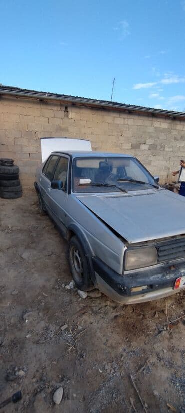 меняю дом на машину: Volkswagen Jetta: 1990 г., 1.8 л, Механика, Бензиновая, Седан — 7