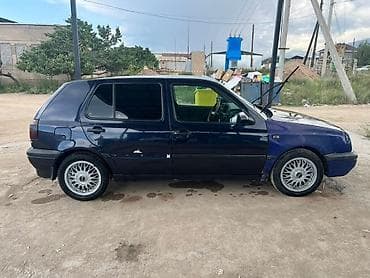 хетчбэк: Volkswagen Golf: 1992 г., 2 л, Бензин, Хэтчбэк — 2
