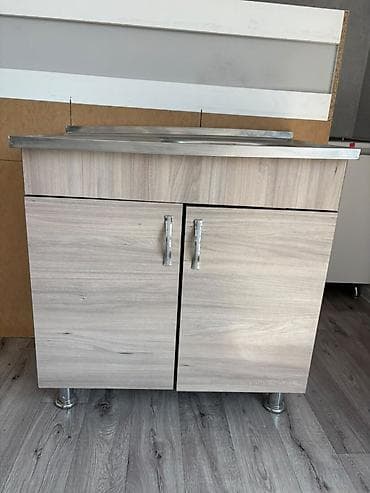 silver kitchen: Тумба под мойку с металлической столешницей. - Корпус и фасады: ЛДСП — 1