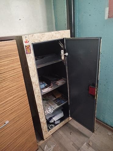 сандыктар бишкек: Срочно продается Сейф металлический! адрес Бишкек жибек жолу! — 2