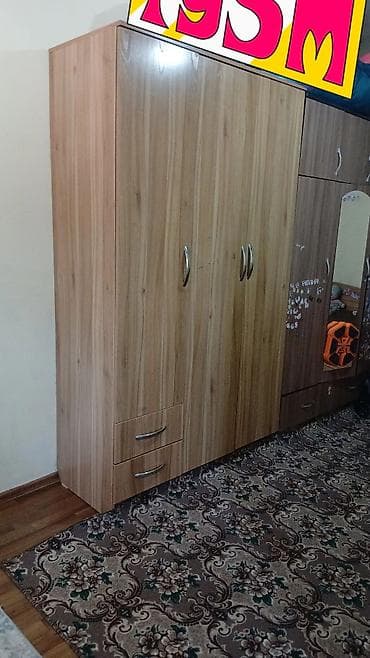 Шкаф и диван сатылат качиствасы 100%