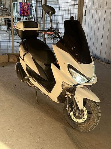 аккумулятор скутер купить: Макси-скутер Yamaha, 150 куб. см, Бензин, Б/у — 1