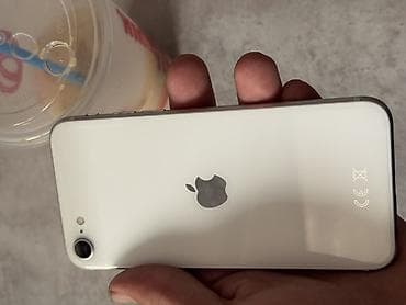 IPhone 8, Б/у, 64 ГБ, Серебристый, Чехол, 100 %