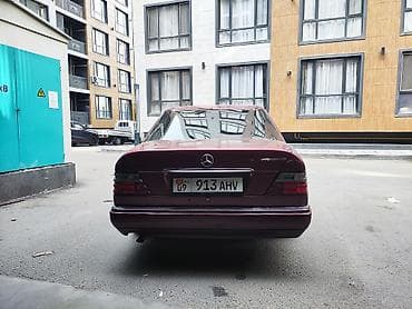 golf 1: Mercedes-Benz W124: 1994 г., 2.2 л, Автомат, Бензин, Седан — 4