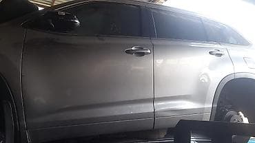 Транспорт: Toyota Highlander 2017 год. 3.5 Двери зеркало стекло ручки итд. Мотор — 2