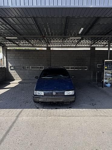 Volkswagen Passat: 1991 г., 1.8 л, Кол менен иштөөчү, Газ, Седан — 1