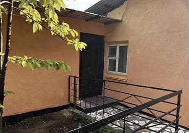 Сдаётся 2‑комнатная студия с прихожей, Пишпек. Частный благоустроенный