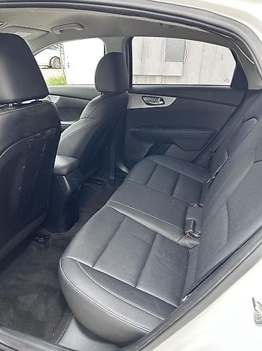 deepal so7: Kia K3: 2022 г., 1.6 л, Автомат, Бензин, Седан — 7