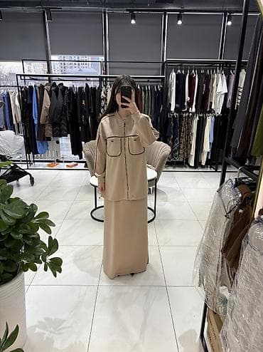 ex nihilo: Элегантное длинное платье бордового цвета с акцентом на бежевом — 8