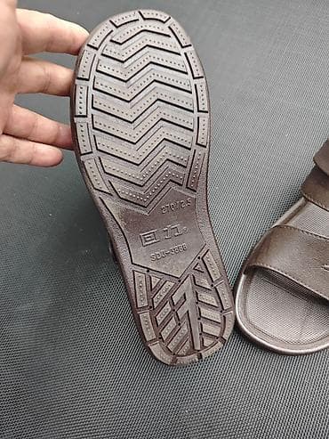 crocs 43: Мужские сандалии, 43, 42, Новый, цвет - Коричневый, Самовывоз — 2