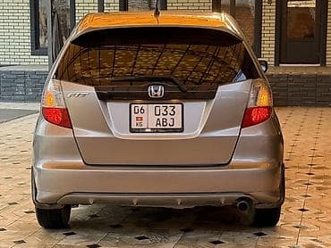 Продажа авто: Honda Fit: 2010 г., 1.5 л, Автомат, Бензин, Хэтчбэк — 2