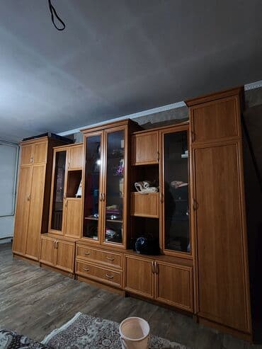 шкафы для гостинной: Гарнитур для зала, Б/у, ДСП, Самовывоз, цвет - Коричневый — 1