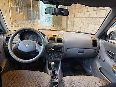 Унаа сатуу: Hyundai Accent: 2008 г., 1.5 л, Кол менен иштөөчү, Бензин, Седан — 5