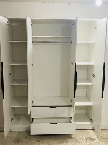 Шифоньеры: Белый трехсекционный шкаф для одежды с распашными дверцами — 6