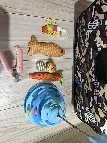 купить переноску для кота: Набор для кошки: переноска + игрушки и аксессуары Состав: - Складная — 2