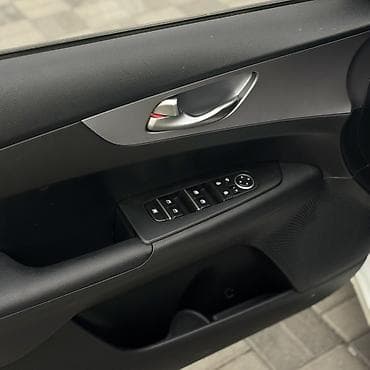 gelly coolray: Kia K3: 2021 г., 1.6 л, Автомат, Бензин, Седан — 3