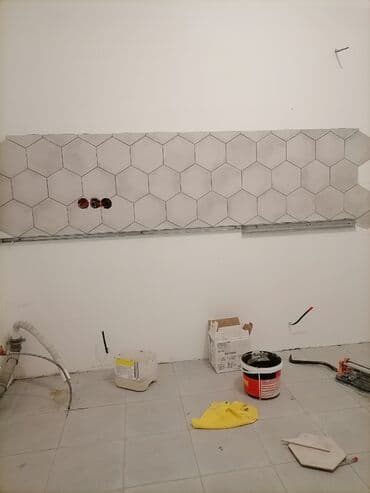 плиточные работы: Укладка плитки на откосы, окна, двери, Фартук на кухне, Укладка плитки в ванной | Керамическая плитка | Вертикальная укладка, Диагональная укладка, Горизонтальная укладка Больше 6 лет опыта — 24