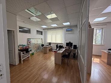 Аренда офисов, 40 м², 1 линия, С отдельным сан узлом — 2