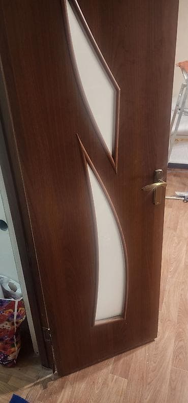 туалетная зеркало: Срочно продаём Межкомнатные двери 1500 сом одна Подходят для — 4