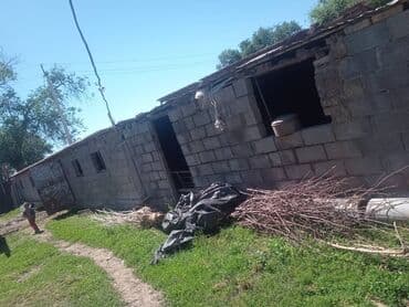 айдоо жер: Полдома, 110 м², 5 комнат, Собственник — 16