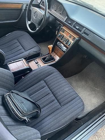 mers e124: Mercedes-Benz W124: 1993 г., 2.2 л, Механика, Бензин, Седан — 5