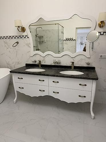 белый стол со стульями: Комплект для ванной комнаты,двери натуральное дерево дуб и кухонный — 4