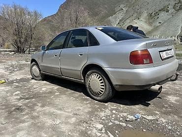 id 4: Audi A4: 1996 г., 2.6 л, Бензин, Седан — 3