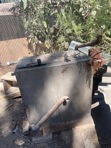 стол трансформер 3 в 1: Прямоугольную форму и выполнена из прочного темного металла. На — 3