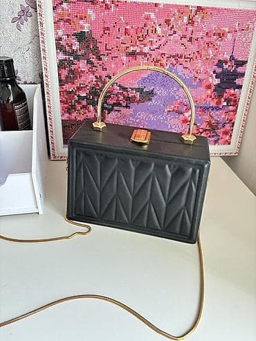 золото цепочка: Женская вечерняя сумка-клатч - Форма: прямоугольная шкатулка - — 1