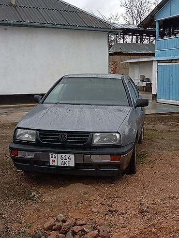Volkswagen Vento: 1992 г., Седан