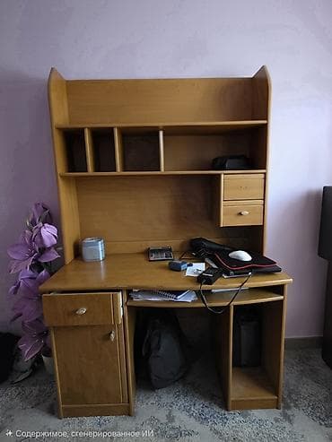 компьютереый стол: Компьютерный стол, С полками — 1