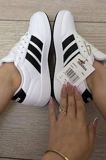 классические куртки мужские бишкек: Кроссовки, 37, Adidas Originals, Новый, цвет - Белый, Платная доставка — 3